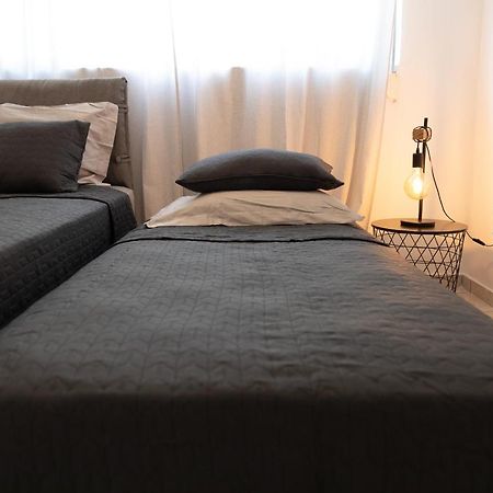 Spacious Apartment Close To The Sea And The City Center Atena Exterior foto