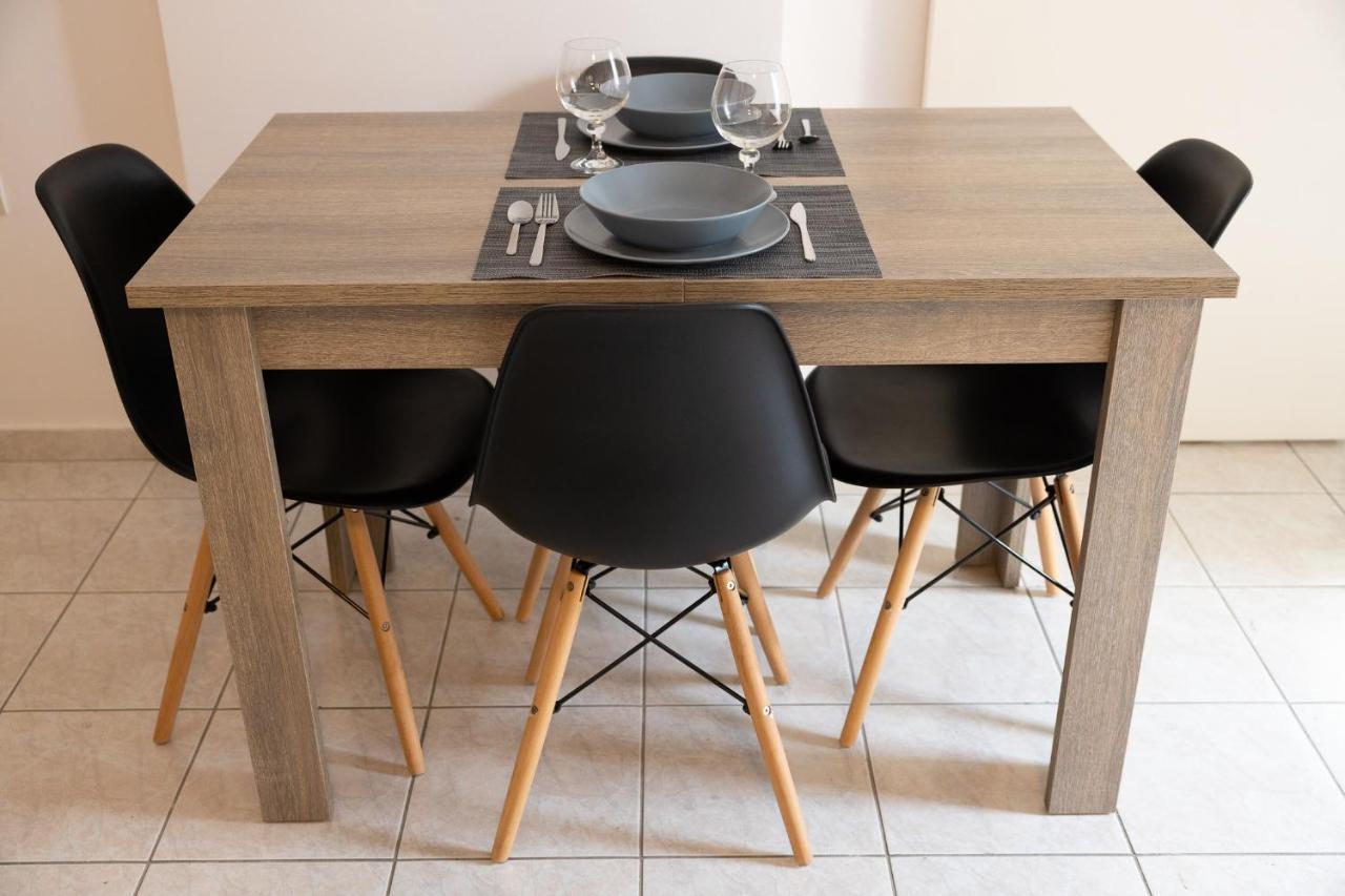 Spacious Apartment Close To The Sea And The City Center Atena Exterior foto