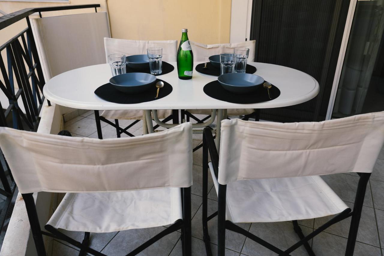 Spacious Apartment Close To The Sea And The City Center Atena Exterior foto