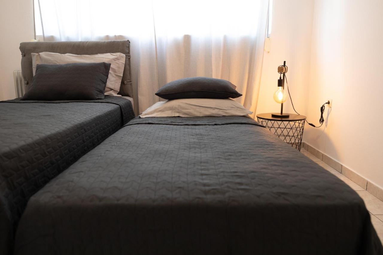 Spacious Apartment Close To The Sea And The City Center Atena Exterior foto